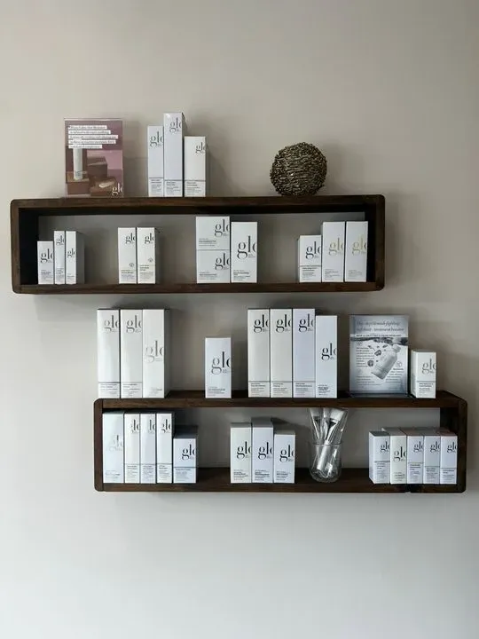 https://cdn.salonspotlight.com/photos/wMtV42qqXQ3j72NJOTvZ/bc8f9b30-68e2-4f97-92ad-14ce2354f547_720x720