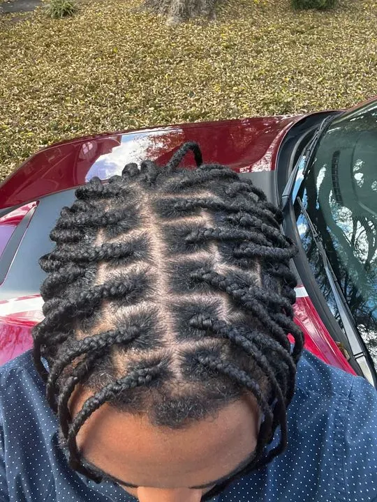 https://cdn.salonspotlight.com/photos/wOvYjQL5hbOHaA0z8qUr/2460bed0-1db1-4b83-8b9d-88e235d11ed3_720x720
