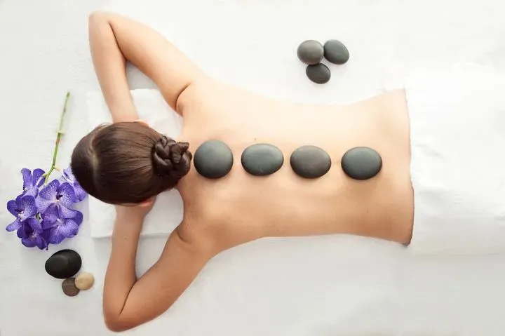 https://cdn.salonspotlight.com/photos/wQK53HfZ5IQBpyTmH7jR/7c6dfc1f-f841-49c7-8d24-38c8aab6c5a3_720x720