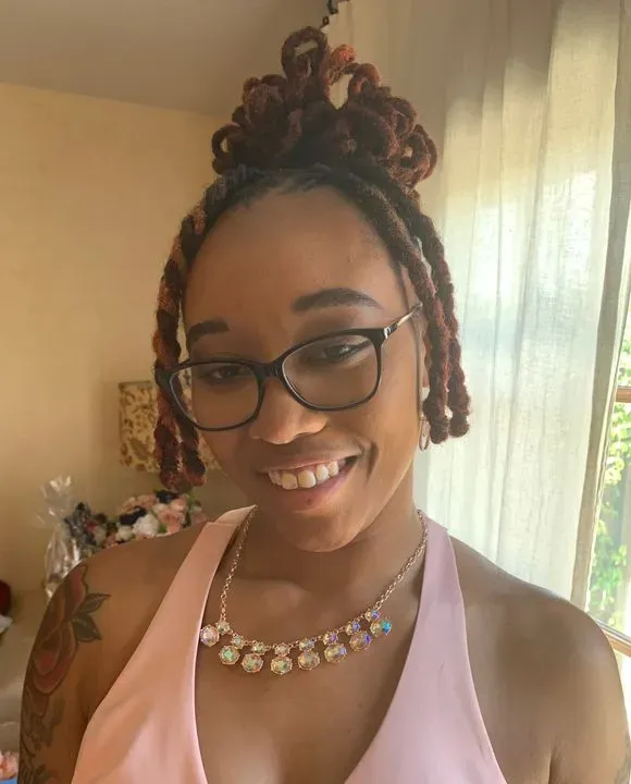 https://cdn.salonspotlight.com/photos/wSDwImSdIOdc5WQsOwm9/23ab051f-5e54-426d-9fa0-0075c23225a0_720x720