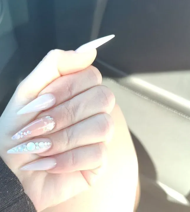 https://cdn.salonspotlight.com/photos/wTiComcN4rUNs34PzHV8/956a08bb-c95d-44f1-9c6f-df377a7b97e2_720x720