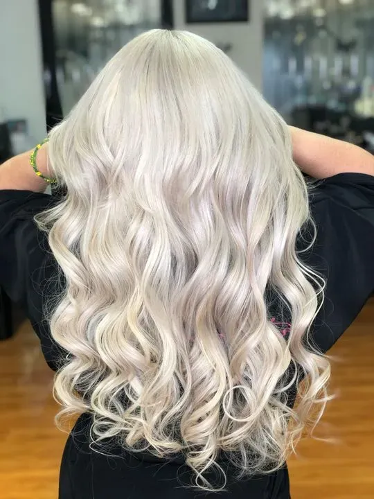 https://cdn.salonspotlight.com/photos/wTiComcN4rUNs34PzHV8/a8bec4c1-73f1-4b0f-95a6-20f14ba08b7a_720x720