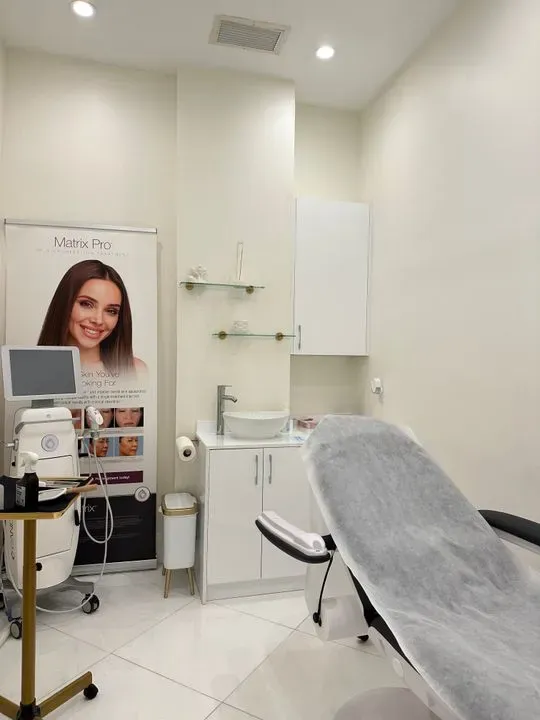 https://cdn.salonspotlight.com/photos/wUSz54Te5HDZVo8bGl1X/4c708177-e699-424a-ae13-a824e2ac9baa_720x720
