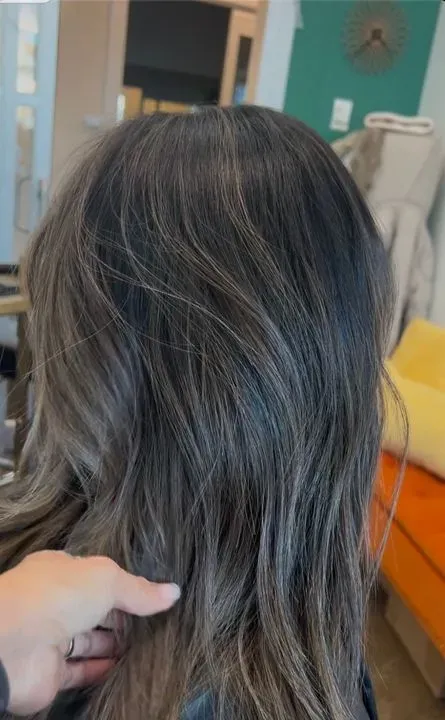 https://cdn.salonspotlight.com/photos/wVY1MkMS4JBpjU7crcj0/1795a828-61ad-4ad7-9214-5be8a047d1c6_720x720