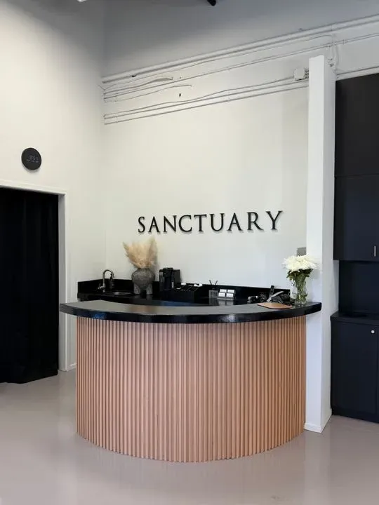 https://cdn.salonspotlight.com/photos/wVz9VDq76QlYOfrXcPr9/b537e816-bb17-43ed-ac11-821a54de5966_720x720