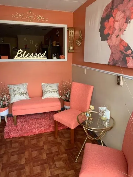 https://cdn.salonspotlight.com/photos/wWfbJ1yzSK2mxJNnaXIB/3531e5ca-395d-454e-b3f7-b0586e6cc95b_720x720