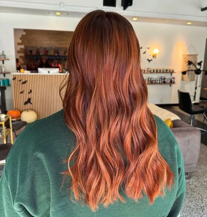 https://cdn.salonspotlight.com/photos/wXb3bOOqSPpnkx3lTfgZ/881d27e6-5eb0-4b26-8a56-f7511bb4d6fd_720x720