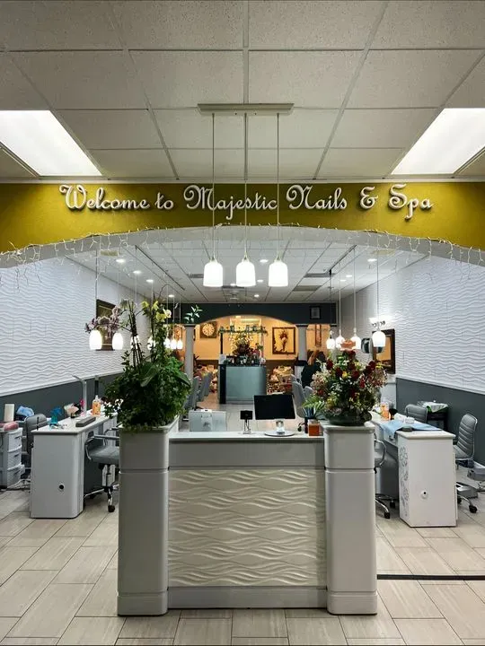 https://cdn.salonspotlight.com/photos/wZStmrPLmehbwjB0fZ3L/68f025f7-f8b6-4afb-8d63-4b0065ad2370_720x720