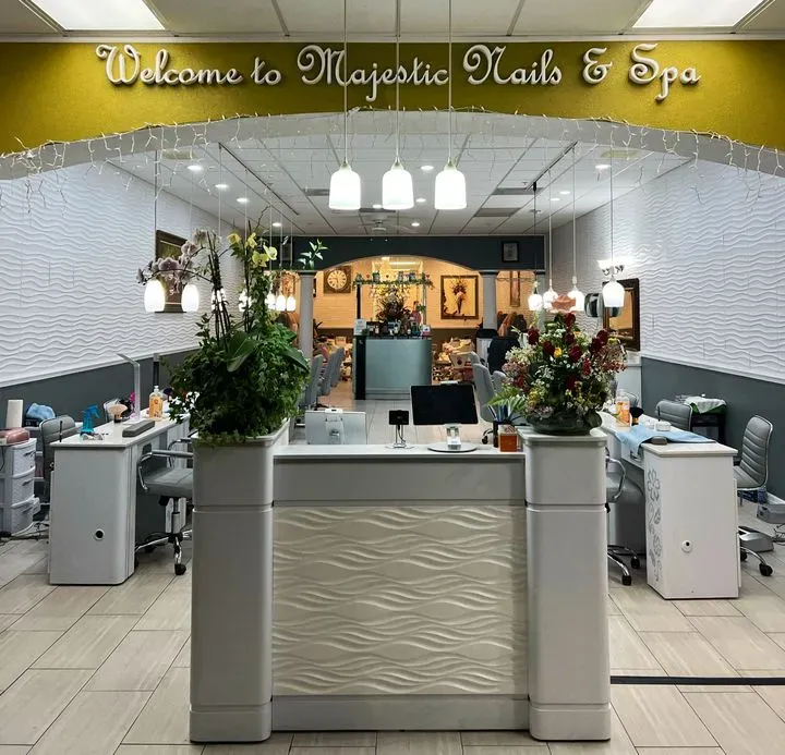 https://cdn.salonspotlight.com/photos/wZStmrPLmehbwjB0fZ3L/f4e9fd79-bd68-47f2-a810-1b4e2090e3b4_720x720