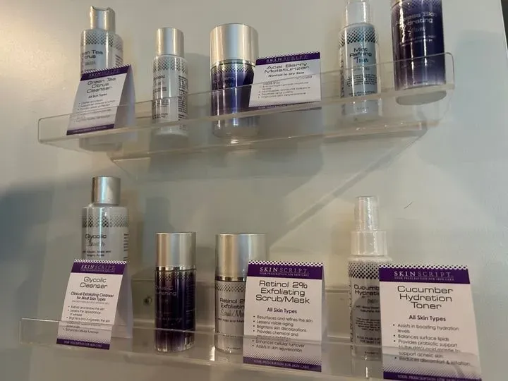 https://cdn.salonspotlight.com/photos/wctNf4az5y5Zbas2NS4t/878a1e31-762a-46e1-9bec-3067c945e884_720x720