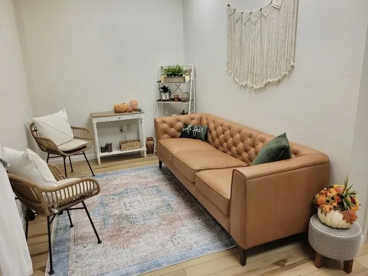 https://cdn.salonspotlight.com/photos/wejrPNXOne9MqvYvd4Ne/9933309a-a9b4-484e-8994-13c5733a9ceb_720x720