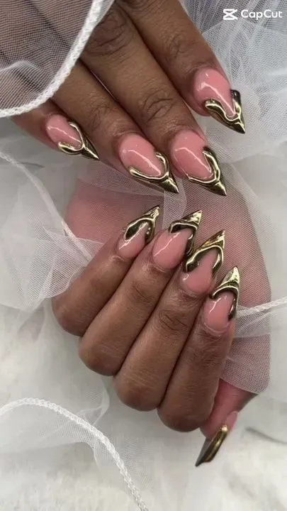 https://cdn.salonspotlight.com/photos/wen8SyDgK7MVGsd4Urml/99077544-6cd2-4079-bbee-f52122b0b997_720x720