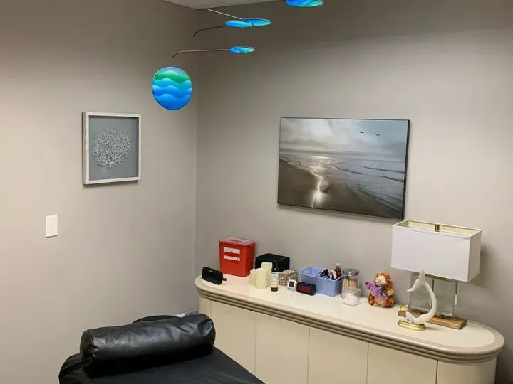 https://cdn.salonspotlight.com/photos/wgTb2DZABLgB36v8NgZV/7b7134aa-fd42-4c29-b894-087f9388de9d_720x720