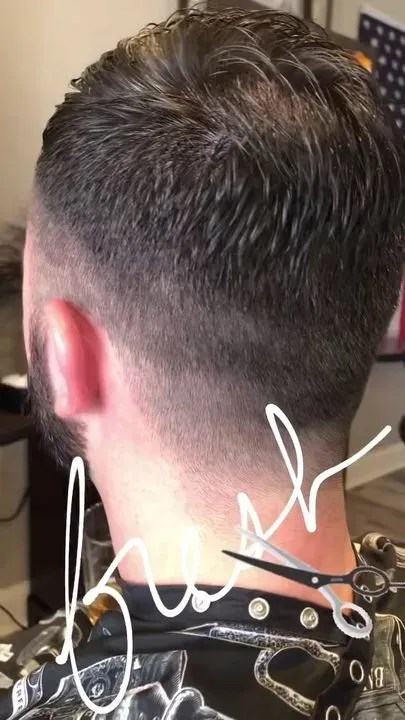 https://cdn.salonspotlight.com/photos/wgqw49G3hjVNFWrfgpL9/5437d638-1e8f-414c-bd7e-e48325cabcf0_720x720