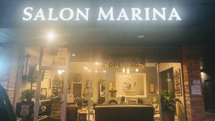 https://cdn.salonspotlight.com/photos/wgqw49G3hjVNFWrfgpL9/588cf4b8-65a8-41e0-a458-0f5cc6a19a97_720x720