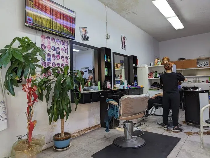 https://cdn.salonspotlight.com/photos/wi70iVie5ooHF0n25tNH/0d820b2c-cbb6-40bd-9471-533bbc2906a7_720x720