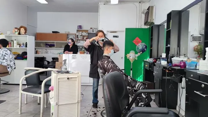 https://cdn.salonspotlight.com/photos/wi70iVie5ooHF0n25tNH/1cda044e-01f0-4b42-b652-8aad8e05d4fc_720x720
