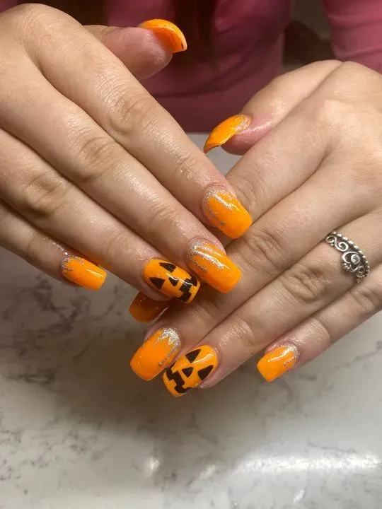 https://cdn.salonspotlight.com/photos/wk11vGKKtyOU3GNx5u2U/feab2d2c-3f75-4b09-ba83-e530ec34fd94_720x720