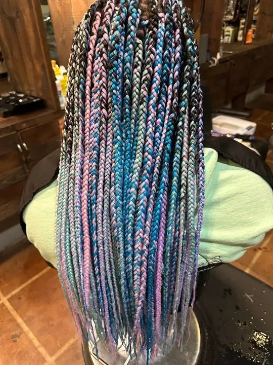 https://cdn.salonspotlight.com/photos/wlaoFWEmYnV3ojhrvzHu/07db01c7-d8d9-47b8-a173-cbeaadf2b8bb_720x720