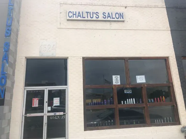 https://cdn.salonspotlight.com/photos/wlaoFWEmYnV3ojhrvzHu/7d0ca332-b218-4655-bf85-7f73fb4fe23c_720x720