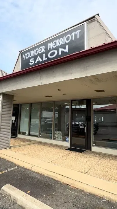 https://cdn.salonspotlight.com/photos/wo0iKXTD4aOQxqjWIwFr/33dbdcf8-dcce-4282-b17a-9857abe45eb0_720x720