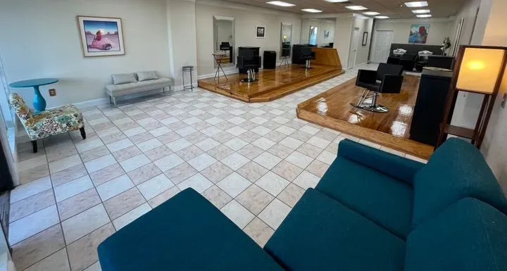https://cdn.salonspotlight.com/photos/wo0iKXTD4aOQxqjWIwFr/bc48c464-5e3f-40e3-8630-5f1af69990cc_720x720