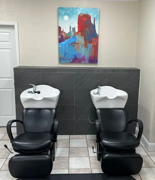https://cdn.salonspotlight.com/photos/wo0iKXTD4aOQxqjWIwFr/c815dde0-1eca-4555-acb1-b7efc4d67729_720x720