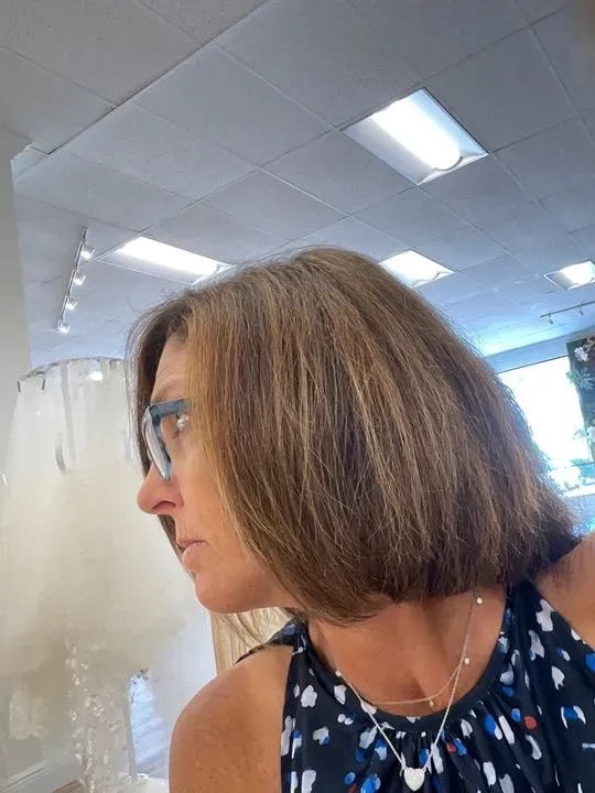 https://cdn.salonspotlight.com/photos/wo75x5w1ucoO21k62tni/99013ab8-e596-48c8-8eab-9203c3dba16b_720x720