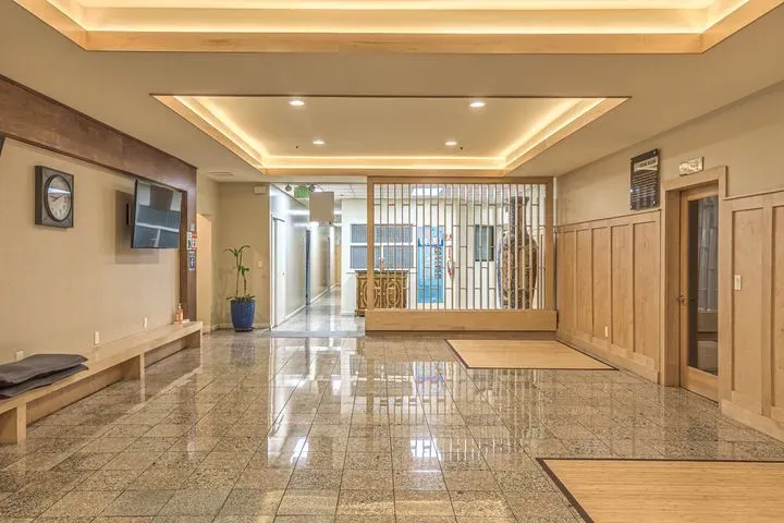 https://cdn.salonspotlight.com/photos/wpJm6aUVWTo0E7oPMyCm/26ea70c0-9c97-498d-9c4a-fd0dfac6376c_720x720