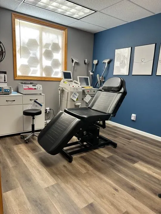 https://cdn.salonspotlight.com/photos/wptf3GIgjHNjS7H2vD0S/b4518280-1306-477c-80ac-b65cc33739a8_720x720