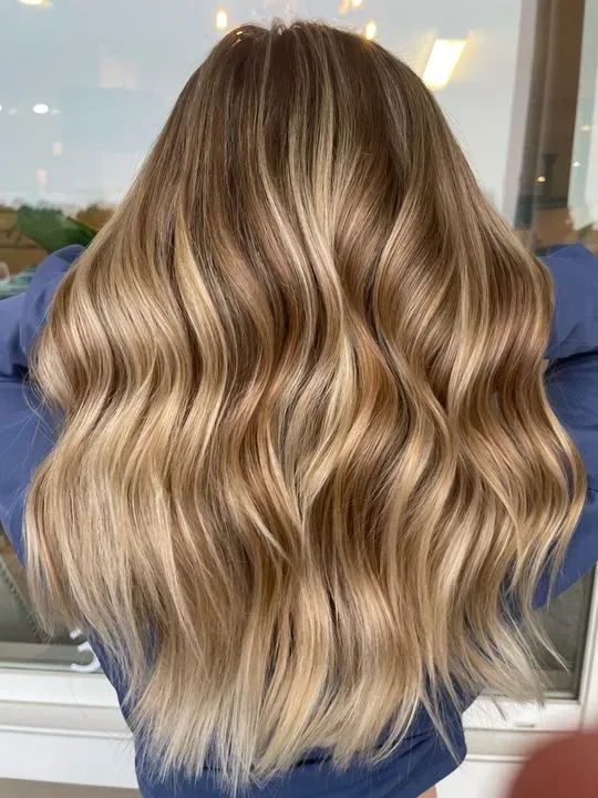 https://cdn.salonspotlight.com/photos/wsjWAhXEvnP45tdRDgBQ/77213434-aee4-4445-ac6c-c1267fec6c5c_720x720