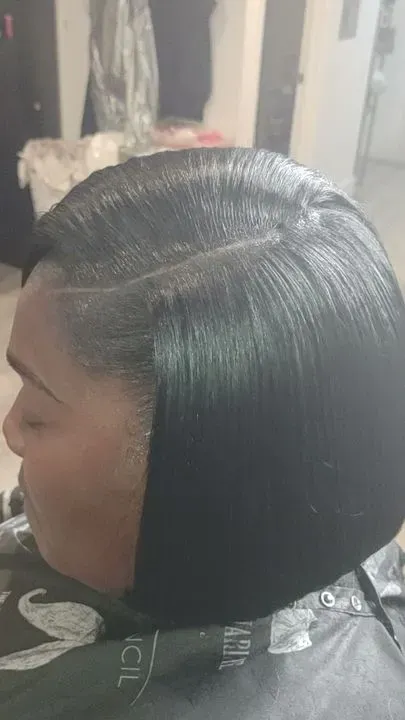 https://cdn.salonspotlight.com/photos/wudcIOGXFtlkD6lLgtze/639f3377-4cdd-41ca-a356-d71e17189959_720x720