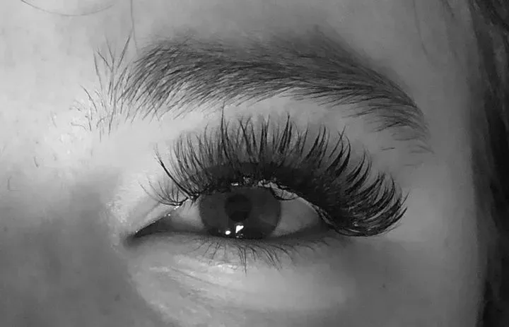 https://cdn.salonspotlight.com/photos/wvVbCL2gz3g1vNPN6gBL/b224c224-683a-441a-9f97-9705901d4eb4_720x720