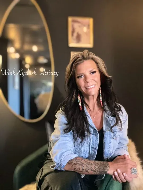 https://cdn.salonspotlight.com/photos/wvVbCL2gz3g1vNPN6gBL/b45d2e5e-8c79-45cd-b649-ec444f631a67_720x720