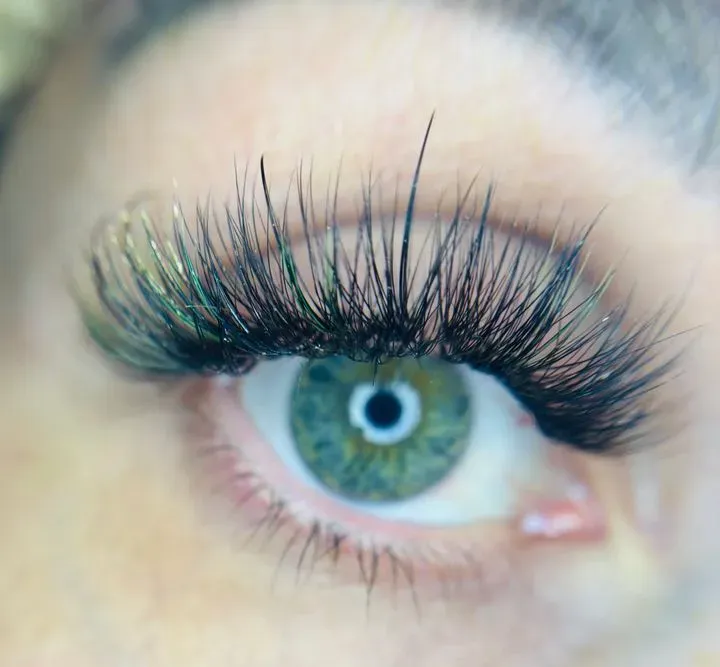 https://cdn.salonspotlight.com/photos/wvVbCL2gz3g1vNPN6gBL/e8a8d4e2-c75e-4e99-b43e-66cc98850930_720x720