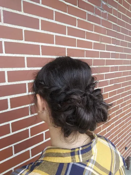 https://cdn.salonspotlight.com/photos/wxT0e9rUrcBt7dEcSCf9/9948f5d7-7aef-403f-b5a4-232c9a49e822_720x720