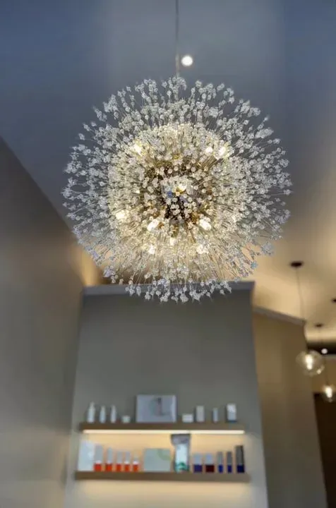https://cdn.salonspotlight.com/photos/wxvH3ohrwdQzcUUyerH5/572771f5-6d51-405e-aa84-36a8cd5ea516_720x720