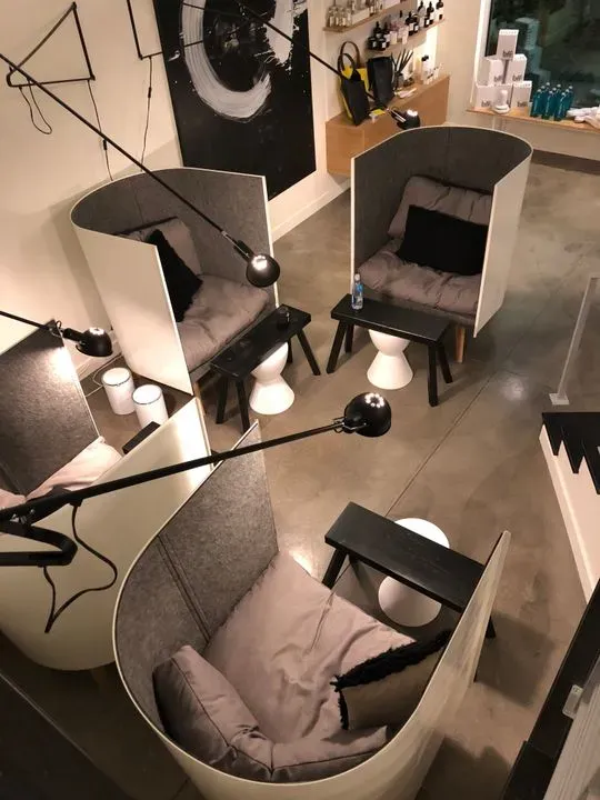 https://cdn.salonspotlight.com/photos/x2pwCGpPbgfaxhnVNwoF/68935ae8-001e-4abb-a99d-12ece69be77f_720x720