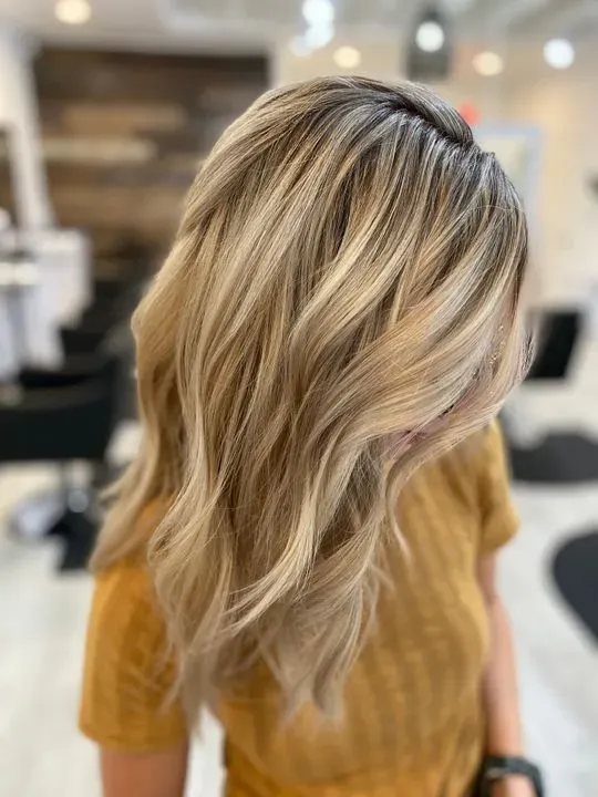 https://cdn.salonspotlight.com/photos/x6ZR44BXy47NO82sp5zn/2fa7d409-8245-4083-a28f-7ad9cc2143c6_720x720