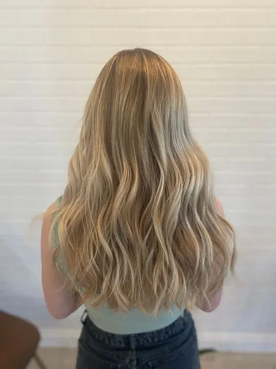 https://cdn.salonspotlight.com/photos/x6ZR44BXy47NO82sp5zn/84b5a1b3-c81f-493d-9eb5-2121fd4d065b_720x720