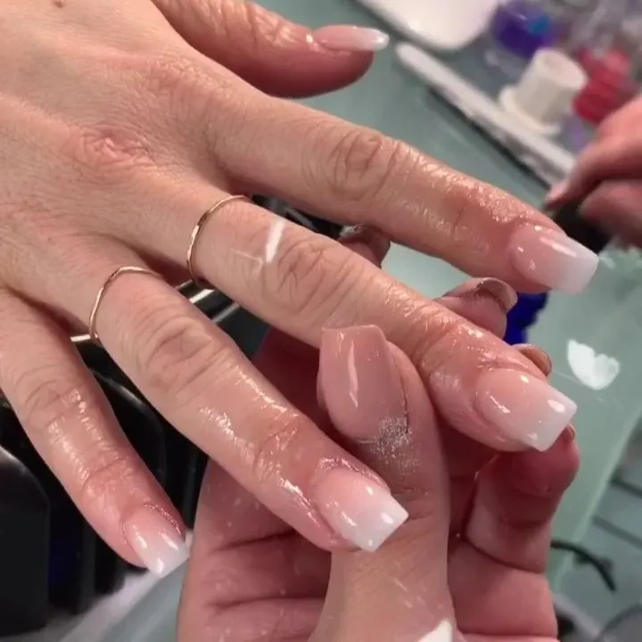 https://cdn.salonspotlight.com/photos/xAYlQtN3n5hv1hvgw5mq/ad10cc10-084e-4820-9cfb-635975a58c71_720x720