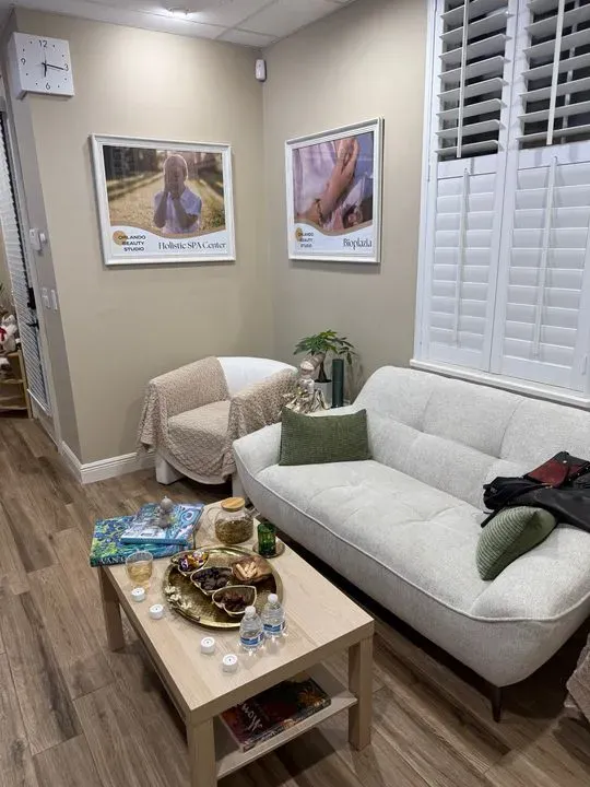 https://cdn.salonspotlight.com/photos/xBPlfsqaWUEbrZ7s9ItZ/2137abf1-dac5-4acf-93a6-0c991db660cb_720x720