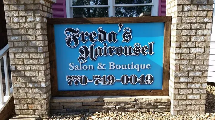 https://cdn.salonspotlight.com/photos/xCvARH8HOvc73n7jJTRV/9fe8c837-70d3-4464-9897-da249e77abcc_720x720