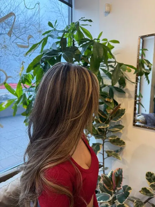https://cdn.salonspotlight.com/photos/xGB1Erwe5RdO38CFEhD0/68e4f6e6-de2b-42dd-b2a0-a3efc4ffef5c_720x720