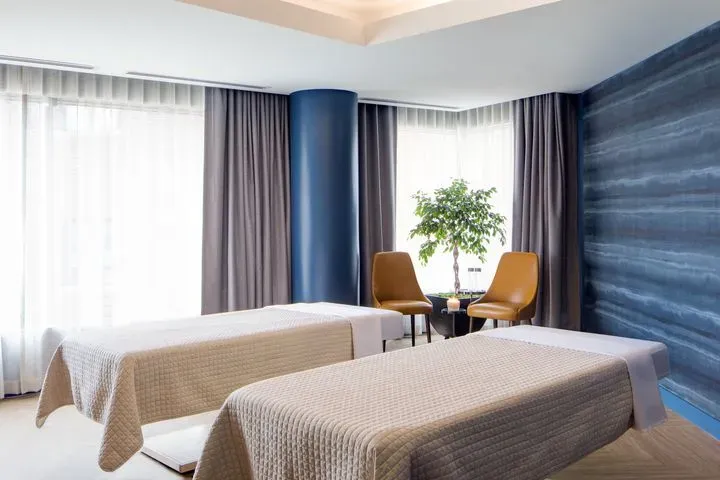 https://cdn.salonspotlight.com/photos/xLwpEeybY557pNUUaSSO/a9faf644-91af-4a33-99ef-3383361927a7_720x720