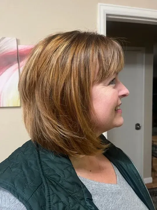 https://cdn.salonspotlight.com/photos/xMzR0C3AfmkL0SqAq73I/af634037-93b8-4b2a-bfb1-ee8e7d5be352_720x720