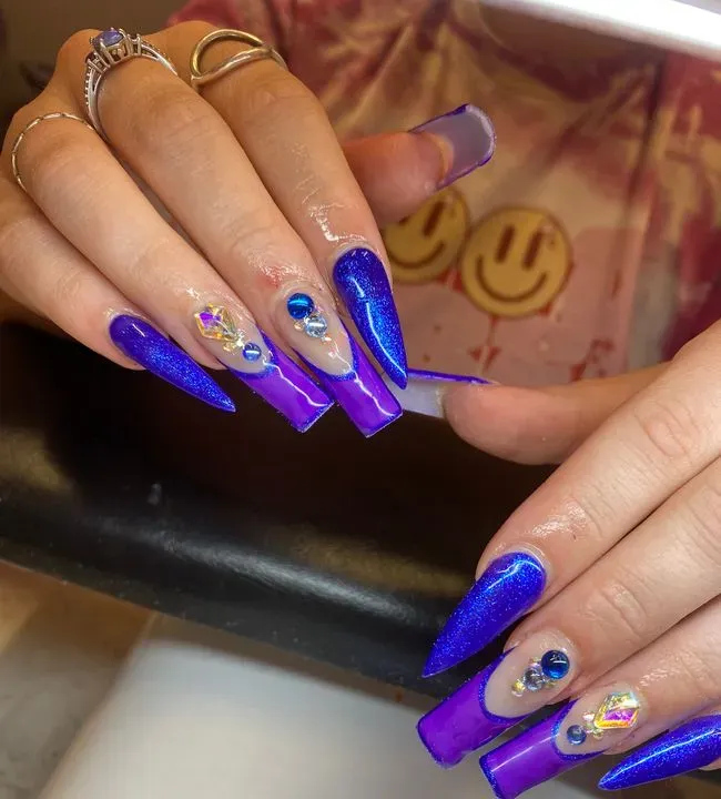 https://cdn.salonspotlight.com/photos/xOy82zdzZyVeG1VHSYLz/5b22bcb1-fc3d-4651-8e16-968c2655b26e_720x720