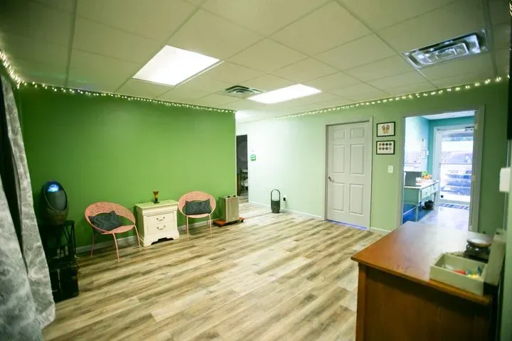 https://cdn.salonspotlight.com/photos/xPIvg8wJhRML0Qde5rN5/54736d46-988b-4fca-b889-7e35fc934ce0_720x720