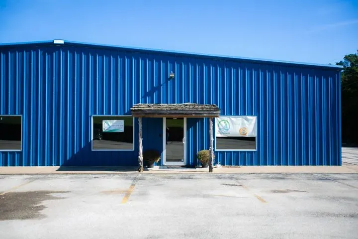 https://cdn.salonspotlight.com/photos/xPIvg8wJhRML0Qde5rN5/b3ebd41a-b3aa-484f-97a5-7bf8194e0971_720x720