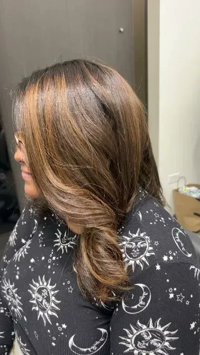 https://cdn.salonspotlight.com/photos/xPJDMK7cKhe7FwWRdefo/6b841d2b-62a2-47d0-819f-a71a6855254e_720x720